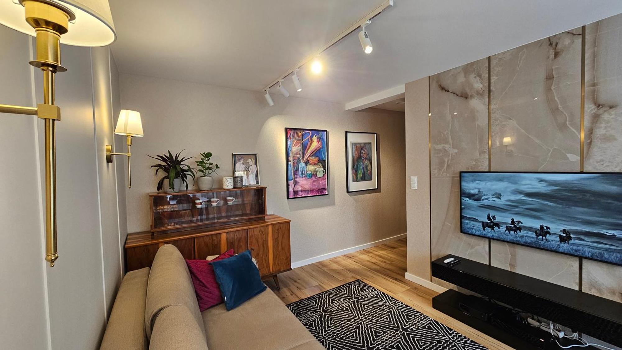 Apartament Metro Varşovia Exterior foto